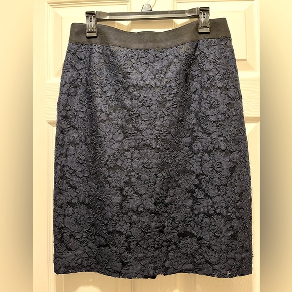 Gorgeous Lace Overlay No. 2 Pencil Skirt from J. Crew in Size 6 - Picture 1 of 7